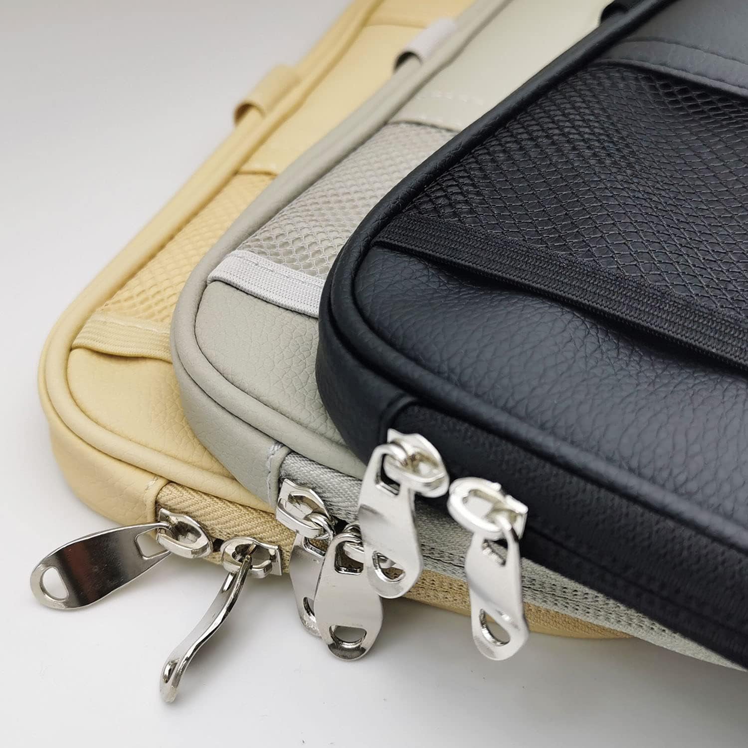 Organizator parasolar auto NextWave® din piele ecologica PU, 7 compartimente, buzunar cu fermoar, buzunar mesh, 5 sloturi pentru carduri, clip pentru ochelari si pix, prindere elastica universala, negru