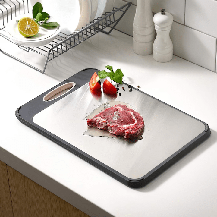 Tocator de bucatarie Dublu fata-verso, Decongelare Rapida, Fata otel inoxidabil 304 pentru carne, verso PP pentru legume, fructe, Usor de curatat, Scurgere suc, Macinare usturoi, Rezistent la Zgarieturi si Durabil, dimensiune mare 40x28 cm